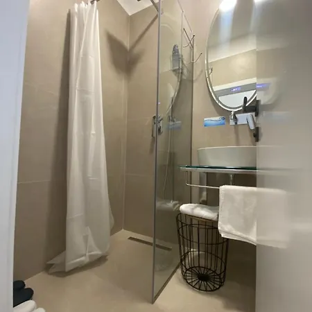 アパート Jonexh ティラナ